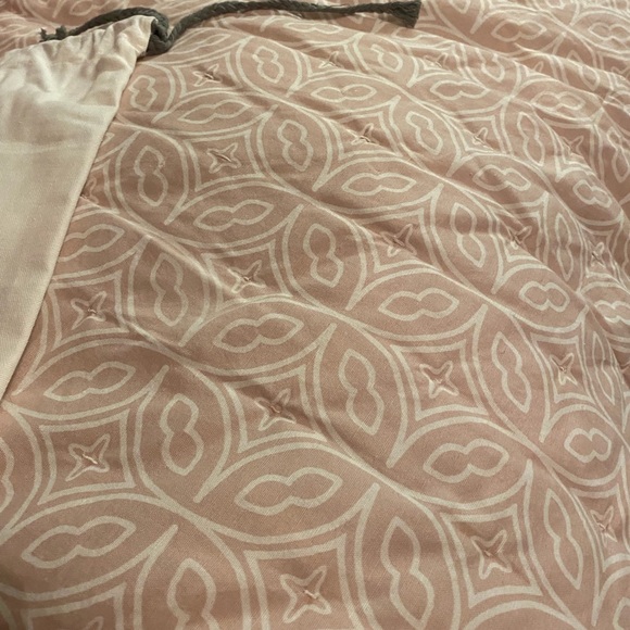 RH Teen Quilt and Euro Shams set - Picture 10 of 10